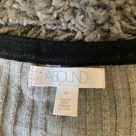 High Neck Crop Top - Picture 3 of 4